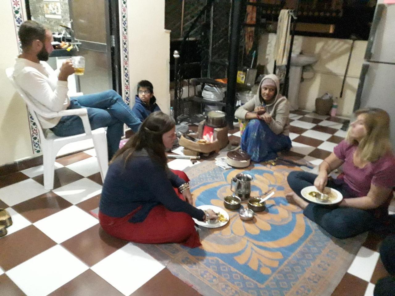 Black Pepper Home Stay Udaipur Kültér fotó